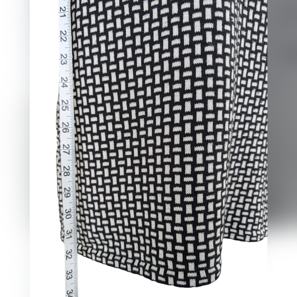 Zara Knit structured black and white geometric sweater dress size medium - Picture 7 of 7